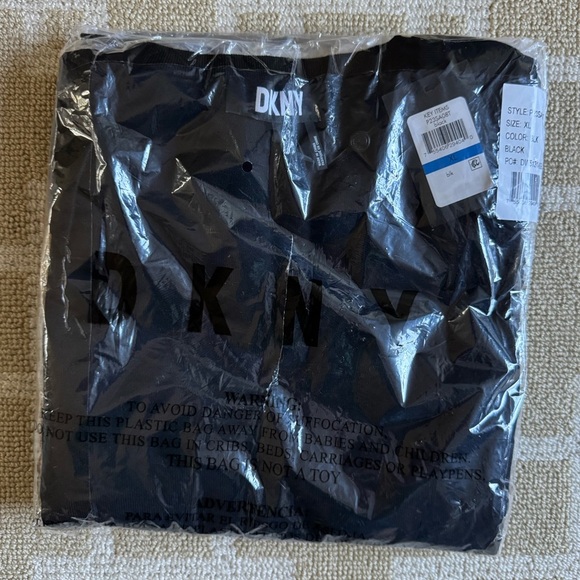 NWT DKNY Black Puff Sleeve V-Neck Sweater Short Sleeve Knit Holiday Top Size XL - Picture 9 of 9